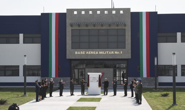 Inauguración de la Base Aérea Militar No.1; Primeros vuelos de prueba en la pista Central