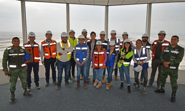 Estudiantes y docentes de Ingeniería Civil de la Universidad La Salle visitan el AIFA